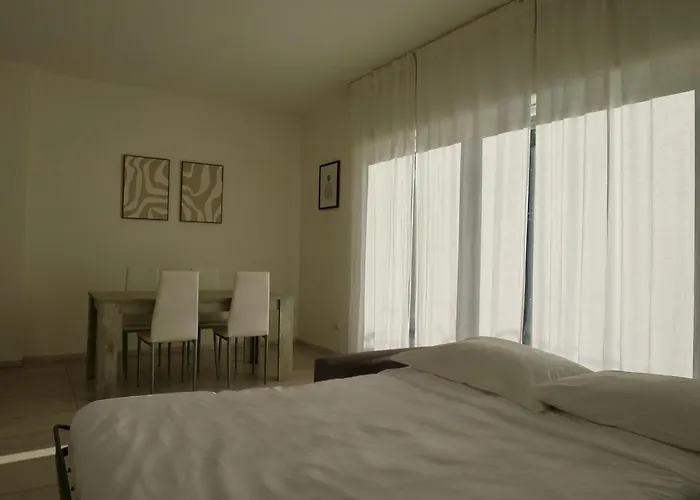 Lily House * لووِنو